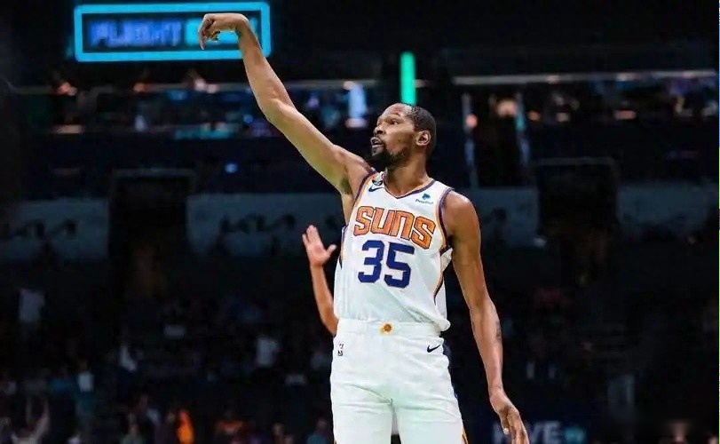 NBA一夜｜就是被罰10萬(wàn) 詹姆斯離隊(duì)返家 珍妮后悔拆散湖人