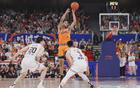 CBA季后賽，上海勝?gòu)V東，104:103